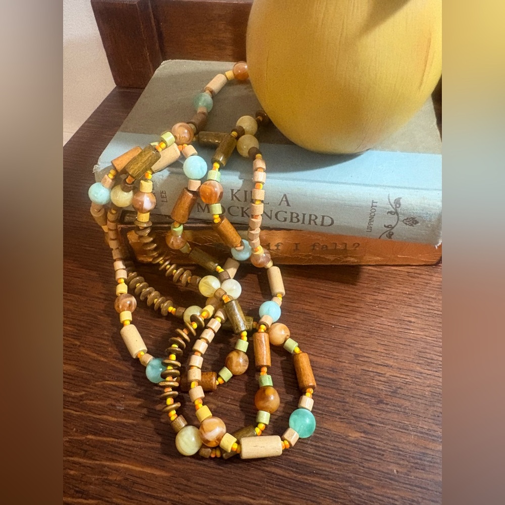 Beautiful Vintage multi-colored beaded necklace